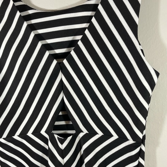 New Black & Off White Striped Bisou Bisou dress - Picture 3 of 7